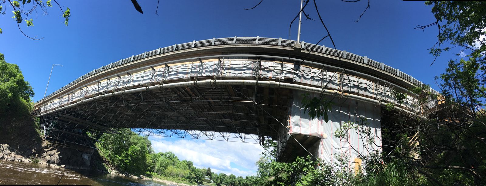 Échafaudage suspendu Rivière Etchemin - Projet Falardeau